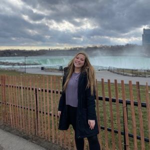 Meet your Posher, Brittney